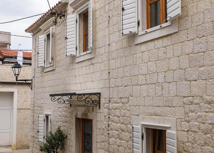 Oleander Trogir