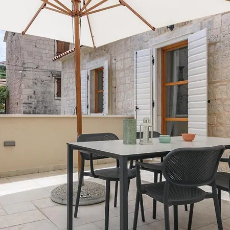 Oleander Center Apartment Trogir