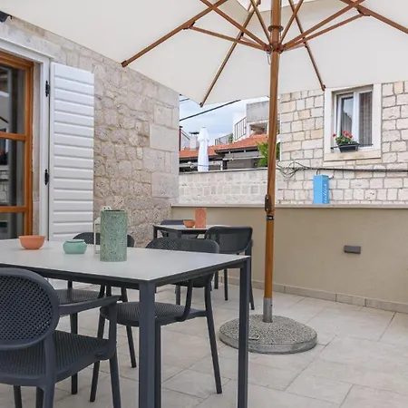 Apartment Oleander Center Trogir
