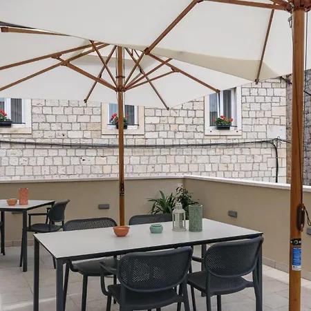 Oleander Center Apartment Trogir