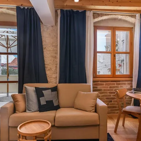 Oleander Center * Trogir