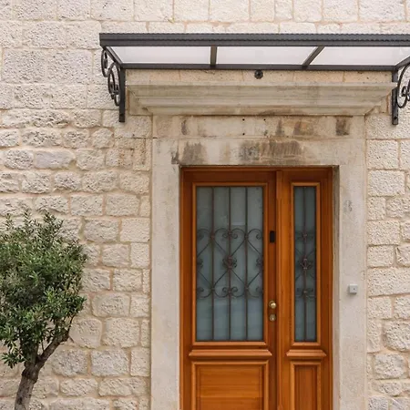 Oleander Center Apartment Trogir