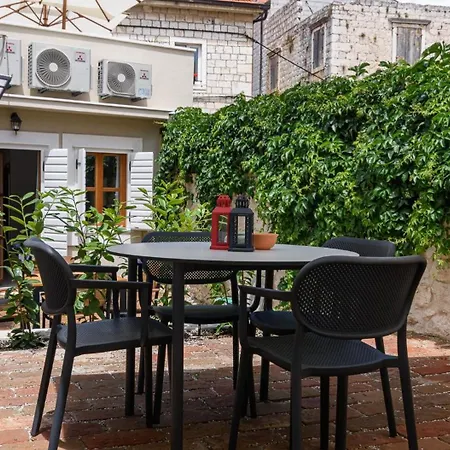 Oleander Center * Trogir